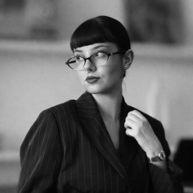 ELITSA TAHTAKOVA - SENIOR COPYWRITER