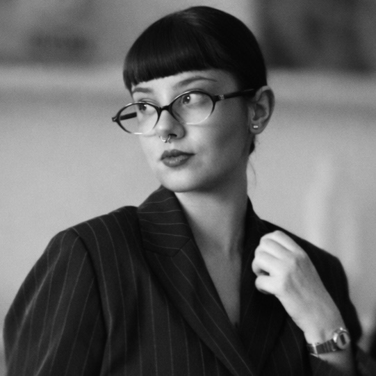 ELITSA TAHTAKOVA - SENIOR COPYWRITER